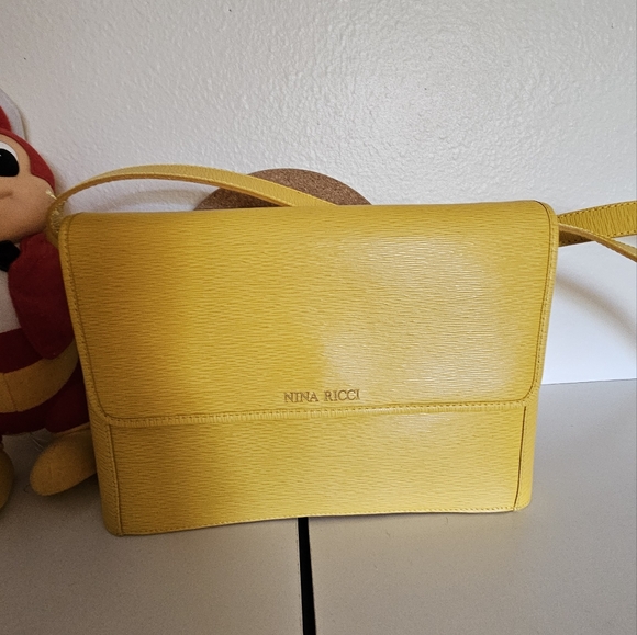 Nina Ricci - Picture 1 of 9